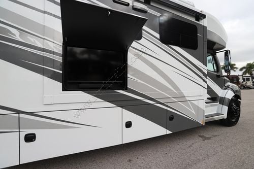 2026 Renegade Rv Verona Le 40LTS