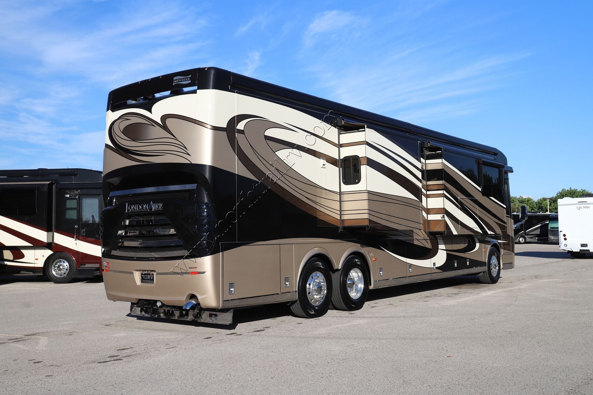 Used 2017 Newmar London Aire 4519 Class A  For Sale