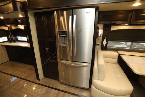 2017 Newmar London Aire 4519