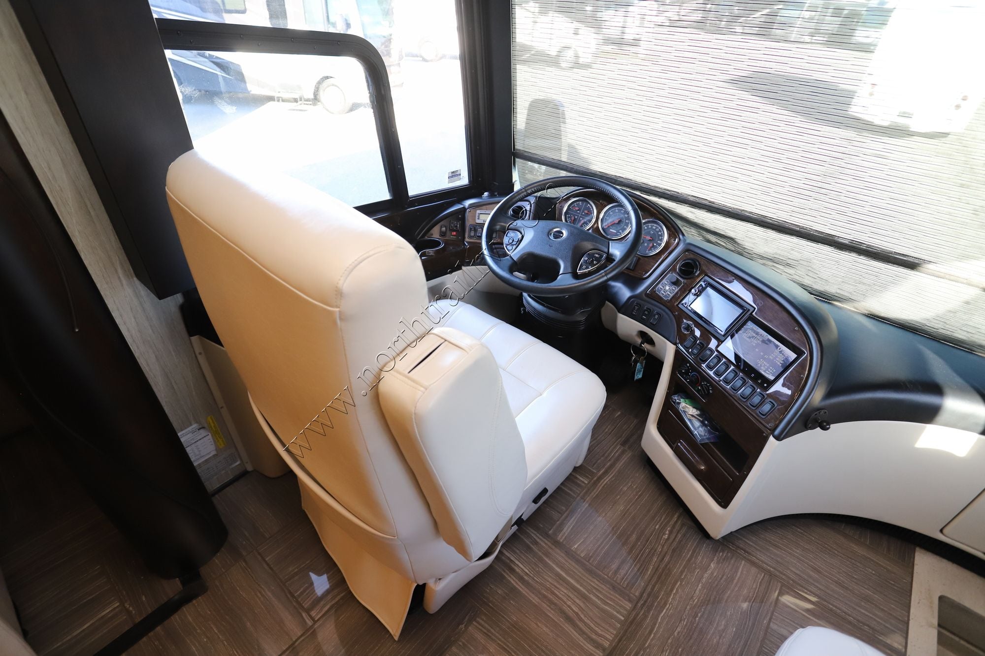 Used 2017 Newmar London Aire 4519 Class A  For Sale