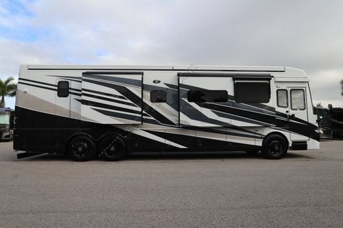 2026 Newmar Mountain Aire 4118