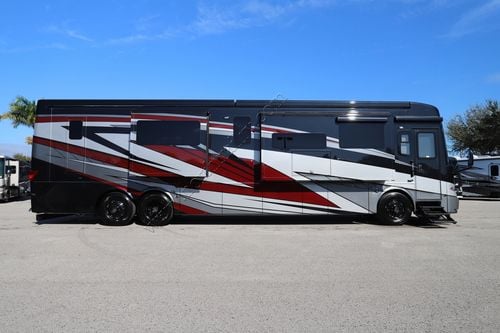 2026 Newmar Essex 4551