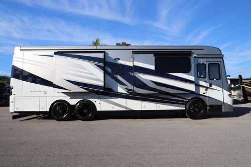 2026 Newmar Mountain Aire 3825