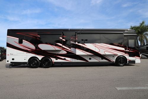 2026 Tiffin Motor Homes Zephyr 45FZ