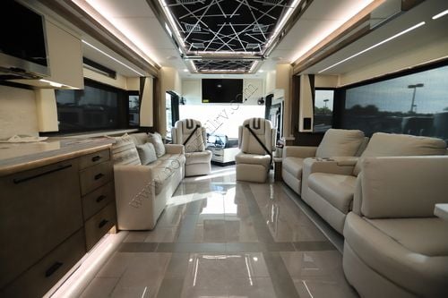 2026 Tiffin Motor Homes Zephyr 45FZ