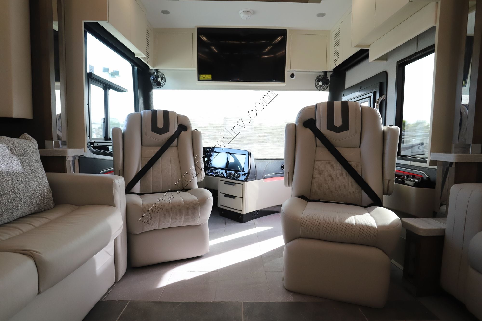 New 2026 Tiffin Motor Homes Zephyr 45FZ Class A  For Sale