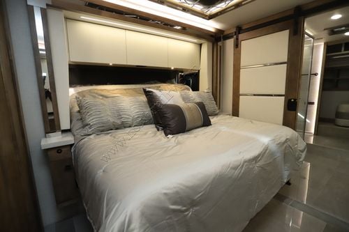 2026 Tiffin Motor Homes Zephyr 45FZ