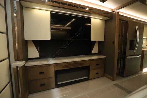 2026 Tiffin Motor Homes Zephyr 45FZ