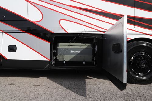 2026 Tiffin Motor Homes Zephyr 45FZ