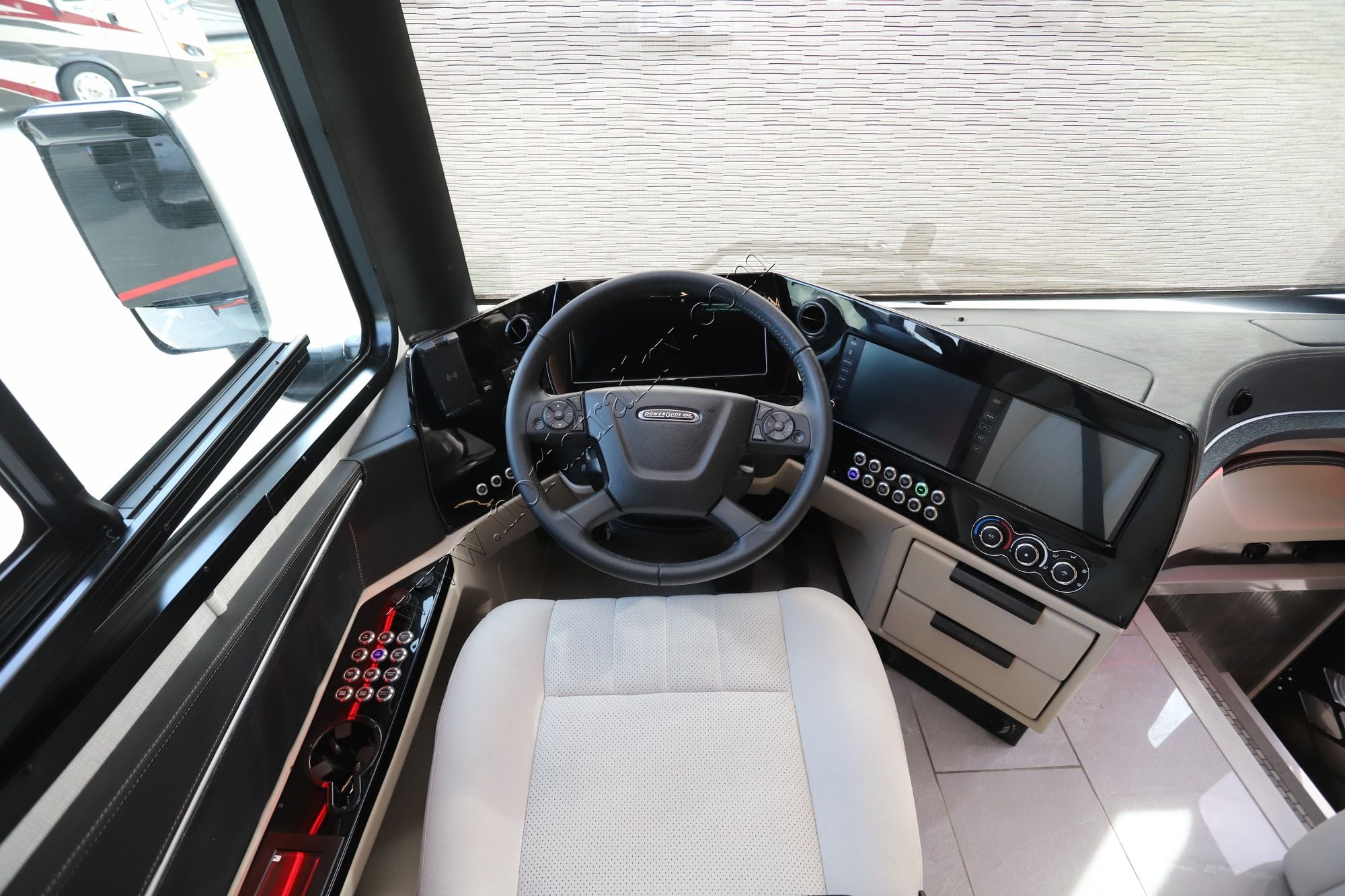 New 2026 Tiffin Motor Homes Zephyr 45FZ Class A  For Sale