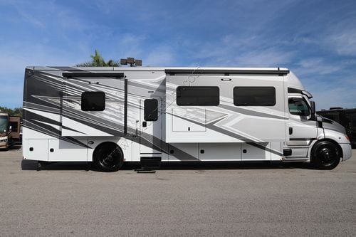 2026 Renegade Rv Explorer 40ERB