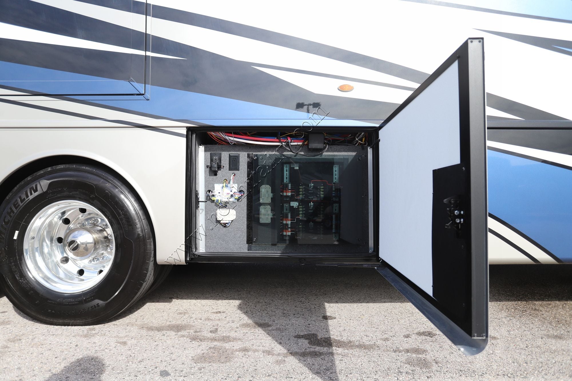 New 2026 Newmar Ventana 4340 Class A  For Sale