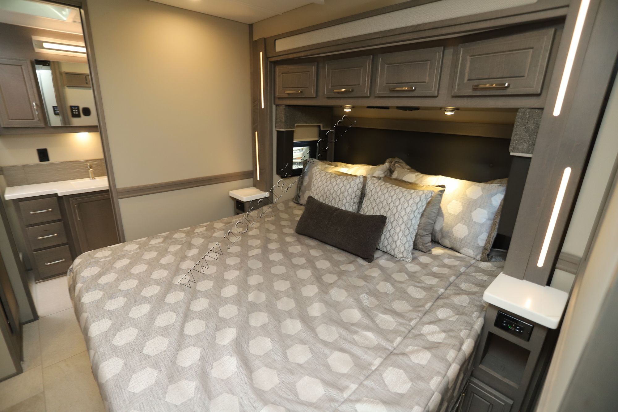 New 2026 Renegade Rv Explorer 40ERB Super C  For Sale