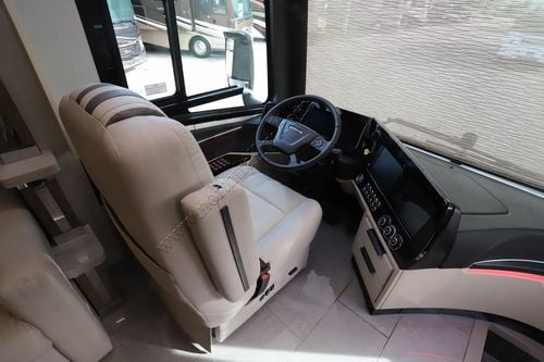 2026 Tiffin Motor Homes Zephyr 45FZ