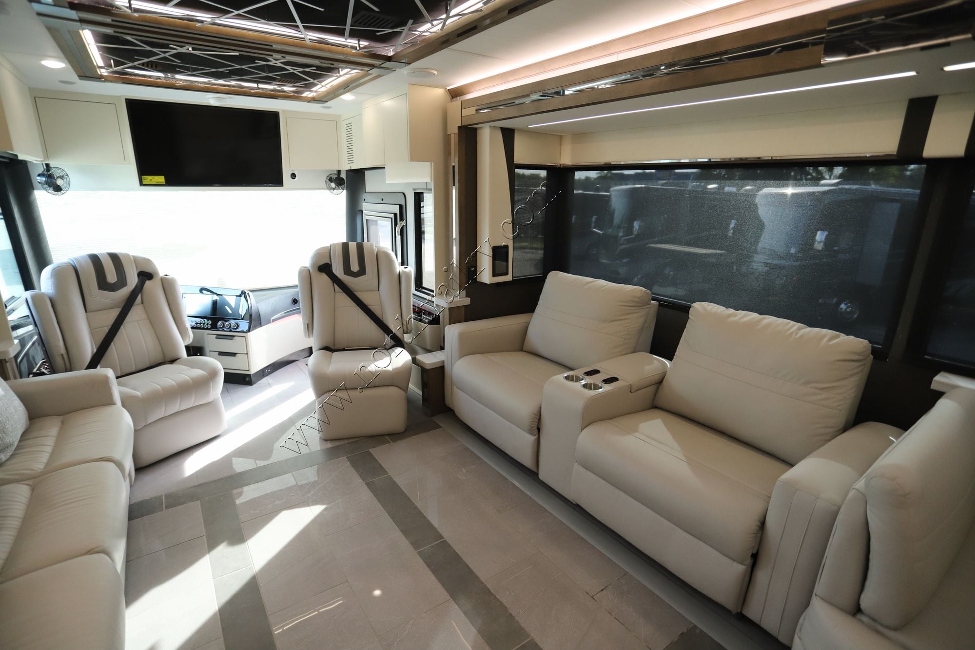 New 2026 Tiffin Motor Homes Zephyr 45FZ Class A  For Sale