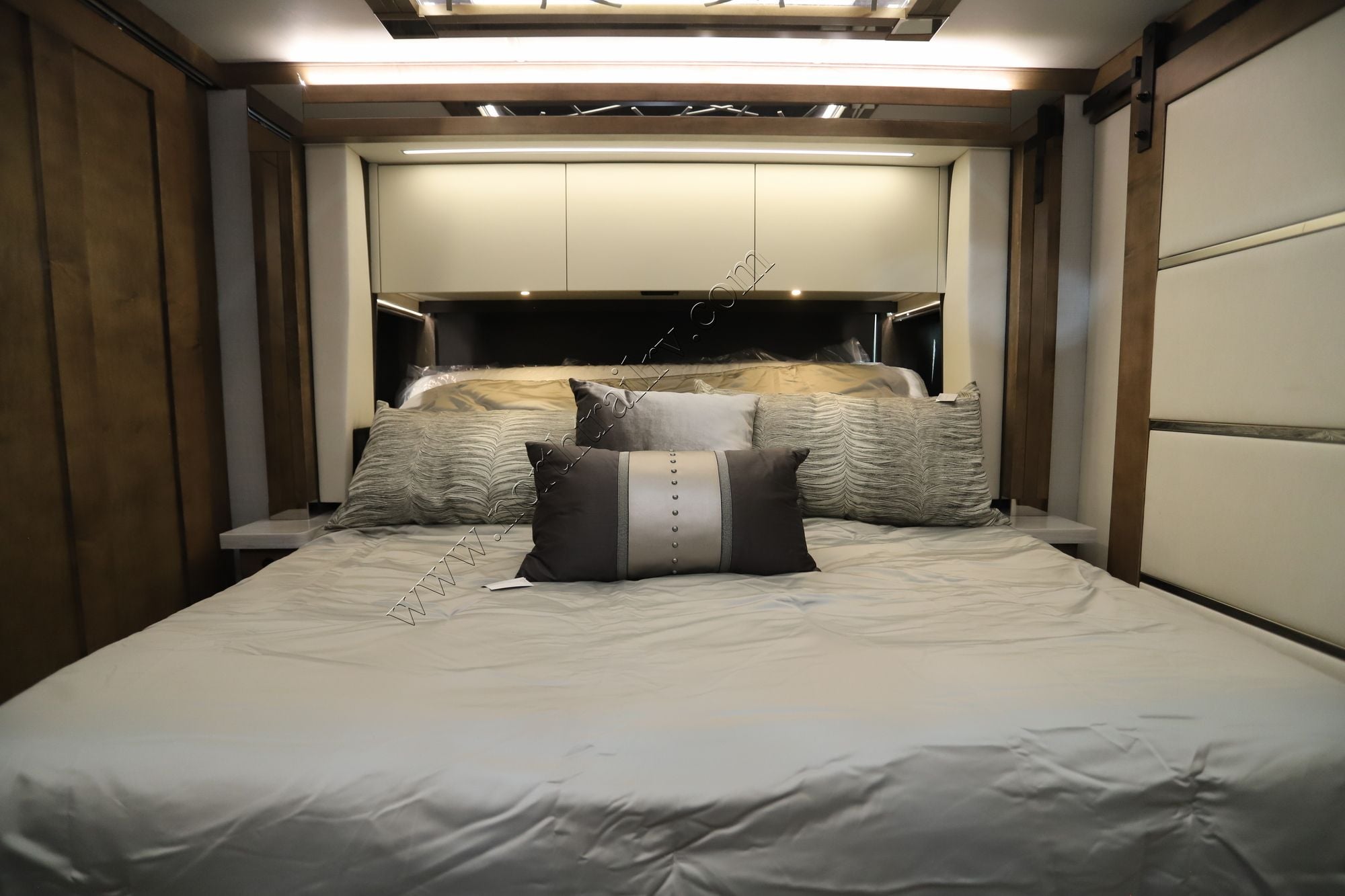 New 2026 Tiffin Motor Homes Zephyr 45FZ Class A  For Sale