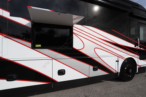 2026 Tiffin Motor Homes Zephyr 45FZ