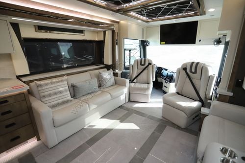 2026 Tiffin Motor Homes Zephyr 45FZ