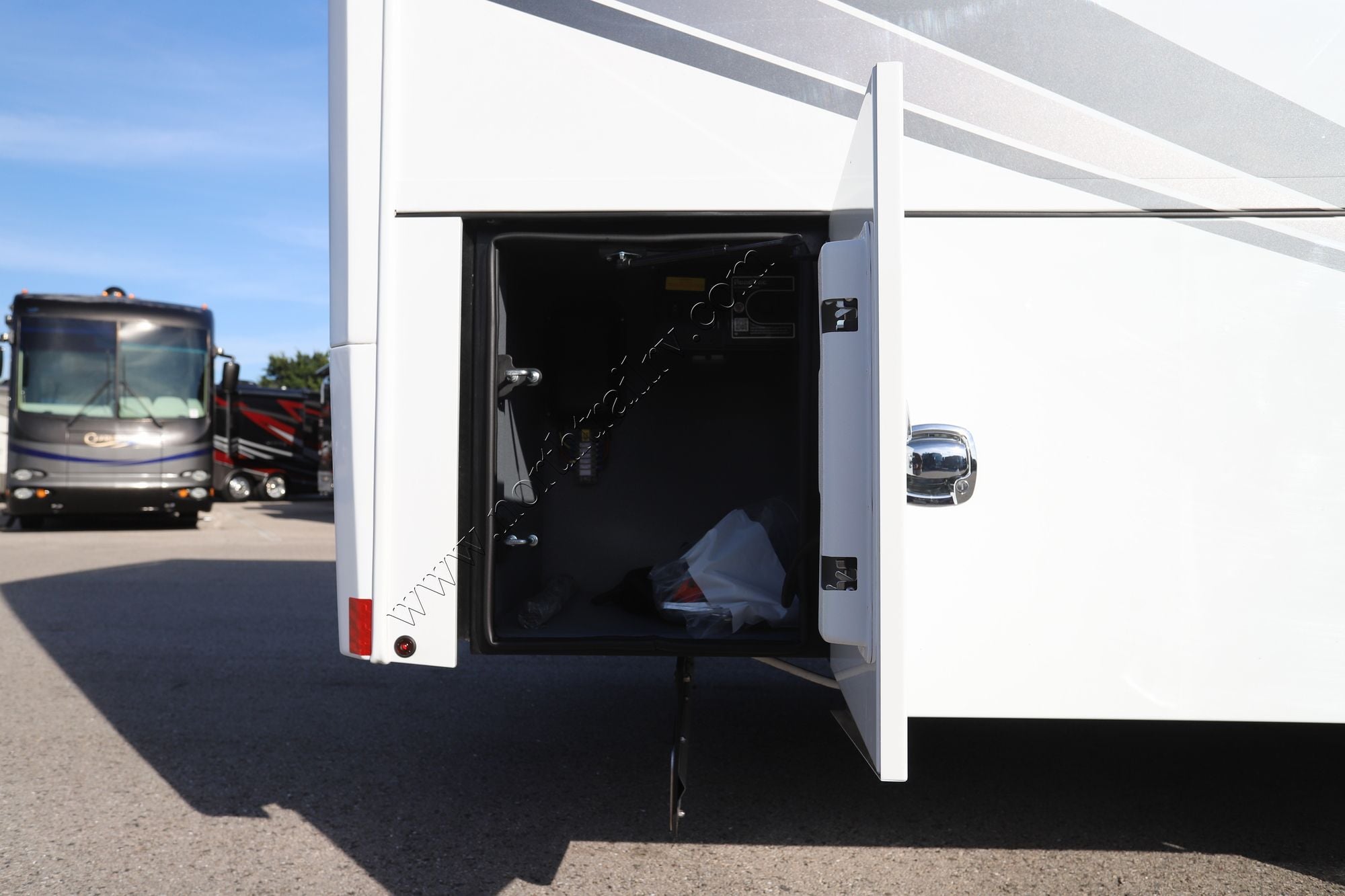 New 2026 Renegade Rv Explorer 40ERB Super C  For Sale