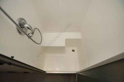 2022 Airstream Flying Cloud 27FB Travel Trailer