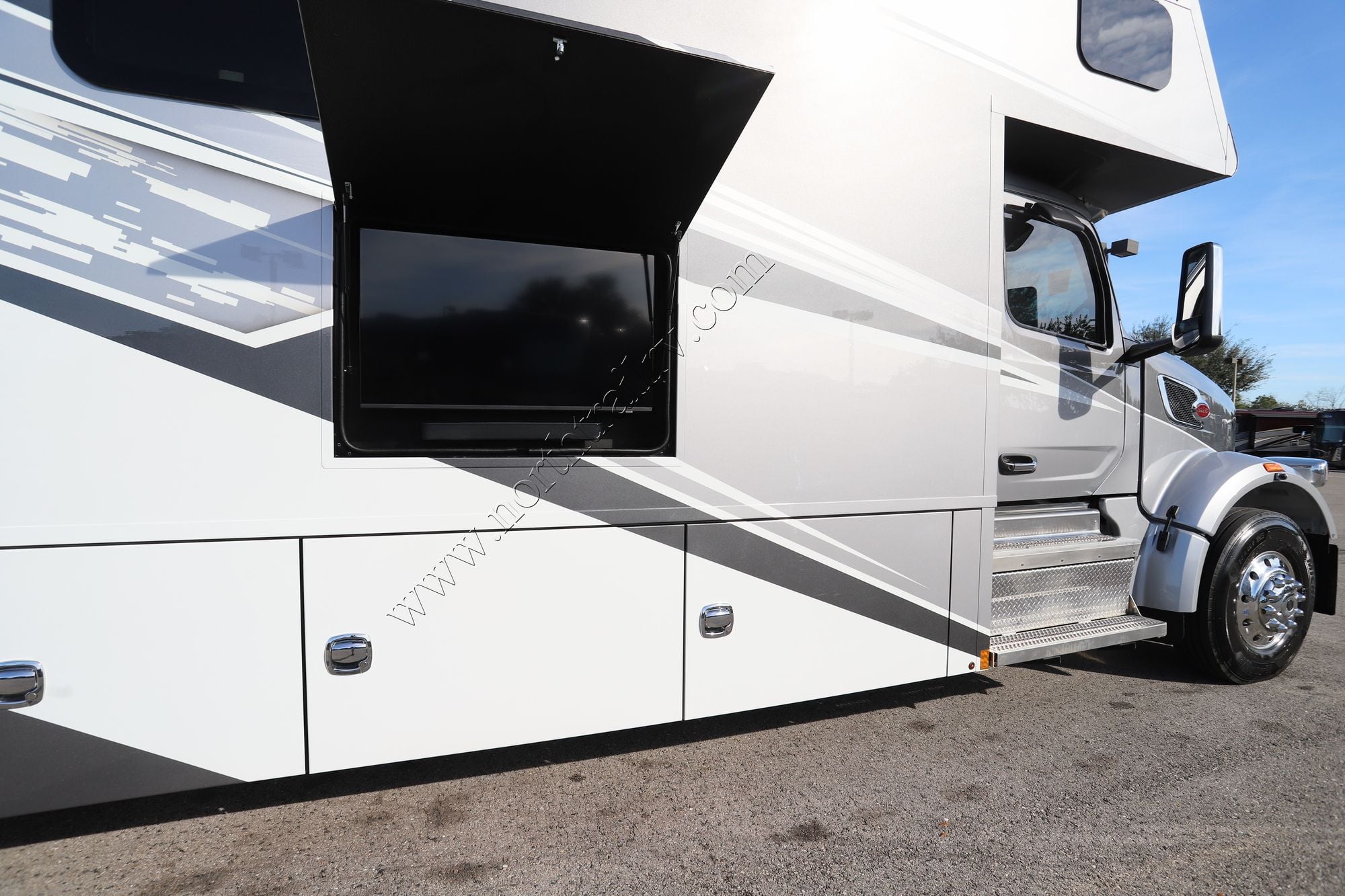 New 2026 Renegade Rv Classic 41CRB Super C  For Sale