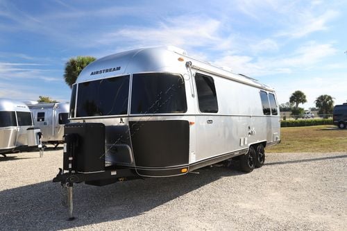 2025 Airstream Flying Cloud 27FB Travel Trailer