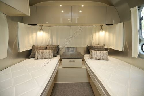 2022 Airstream Flying Cloud 25FB Travel Trailer