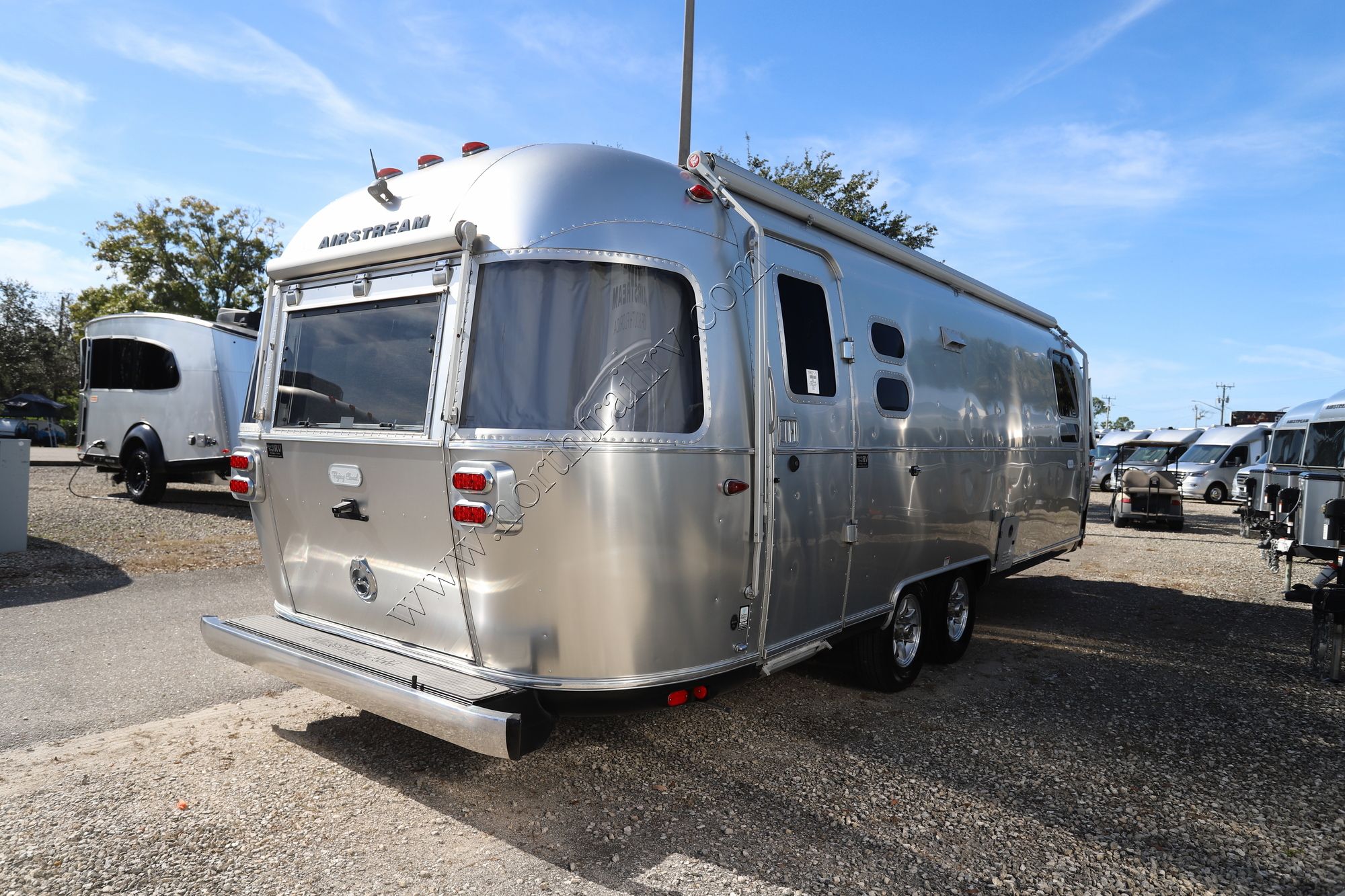 Used 2022 Airstream Flying Cloud 27FB Travel Trailer  For Sale
