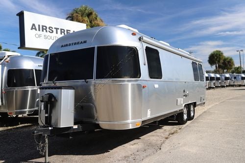 2022 Airstream Flying Cloud 27FB Travel Trailer