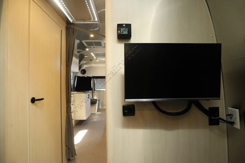 2025 Airstream Flying Cloud 27FB Travel Trailer