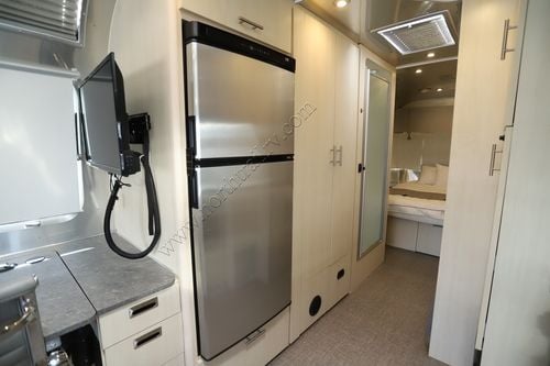 2022 Airstream Flying Cloud 27FB Travel Trailer