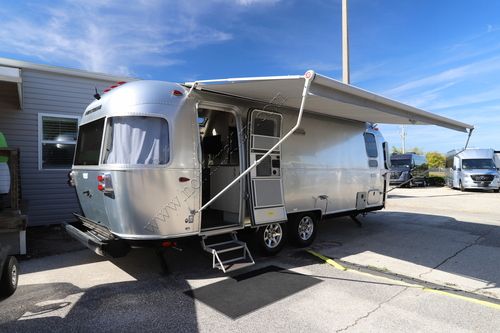 2022 Airstream Flying Cloud 25FB Travel Trailer