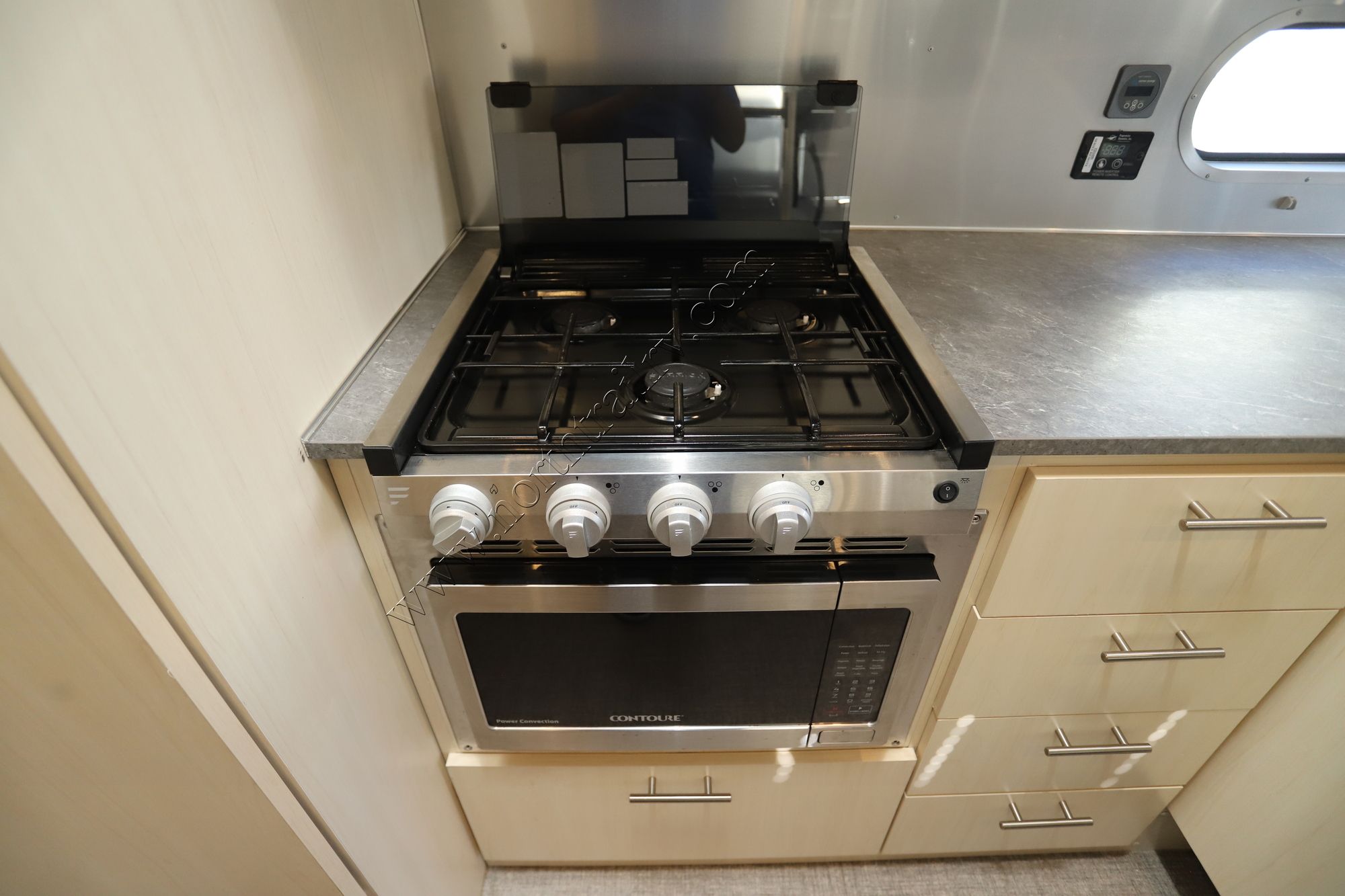 Used 2022 Airstream Flying Cloud 27FB Travel Trailer  For Sale