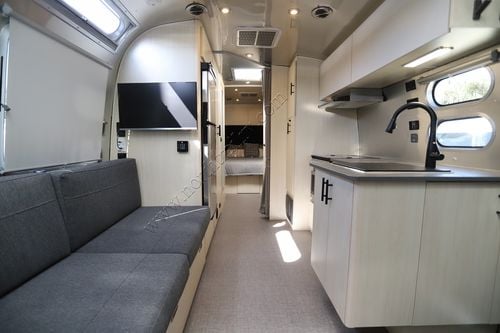 2025 Airstream Flying Cloud 27FB Travel Trailer