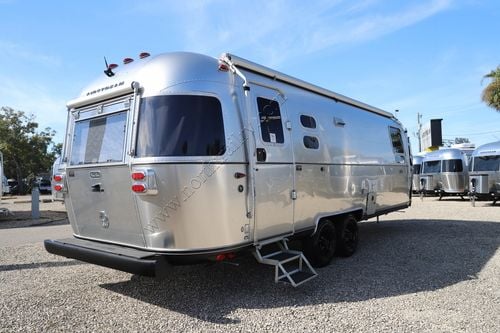 2025 Airstream Flying Cloud 27FB Travel Trailer
