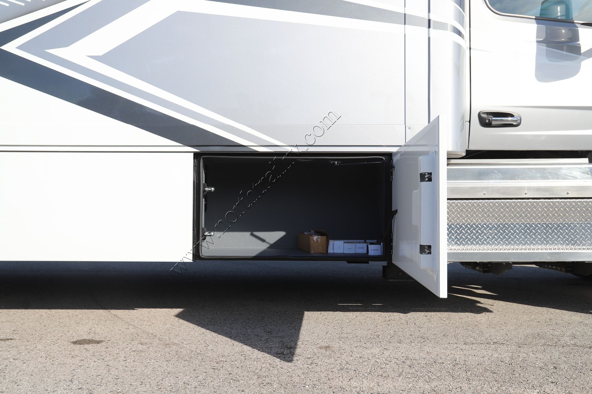 New 2026 Renegade Rv Explorer 40ERB Super C  For Sale