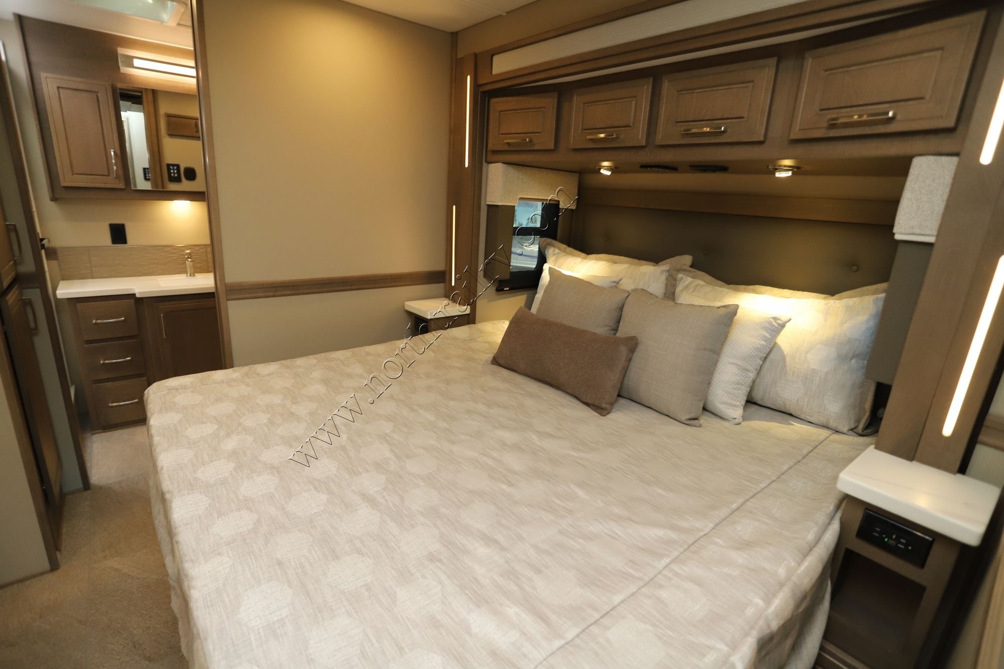 New 2026 Renegade Rv Explorer 40ERB Super C  For Sale