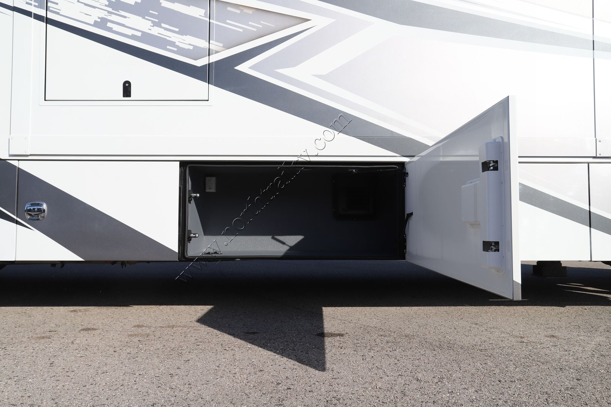 New 2026 Renegade Rv Explorer 40ERB Super C  For Sale