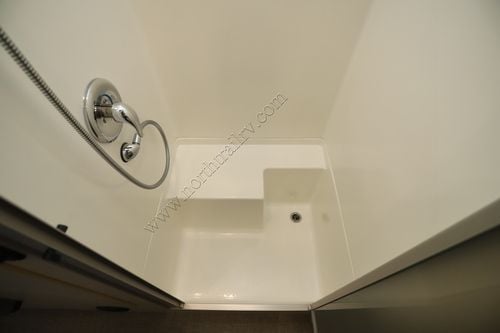 2022 Airstream Flying Cloud 25FB Travel Trailer