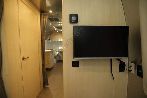 2026 Airstream Flying Cloud 25FB