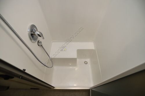 2026 Airstream Flying Cloud 25FB