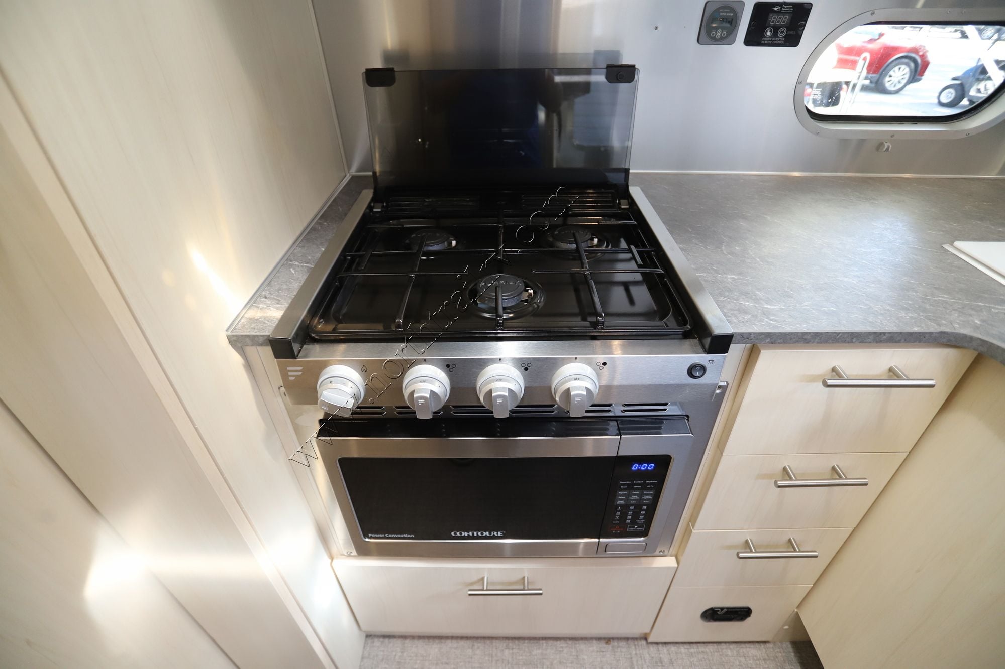 Used 2022 Airstream Flying Cloud 25FB Travel Trailer  For Sale