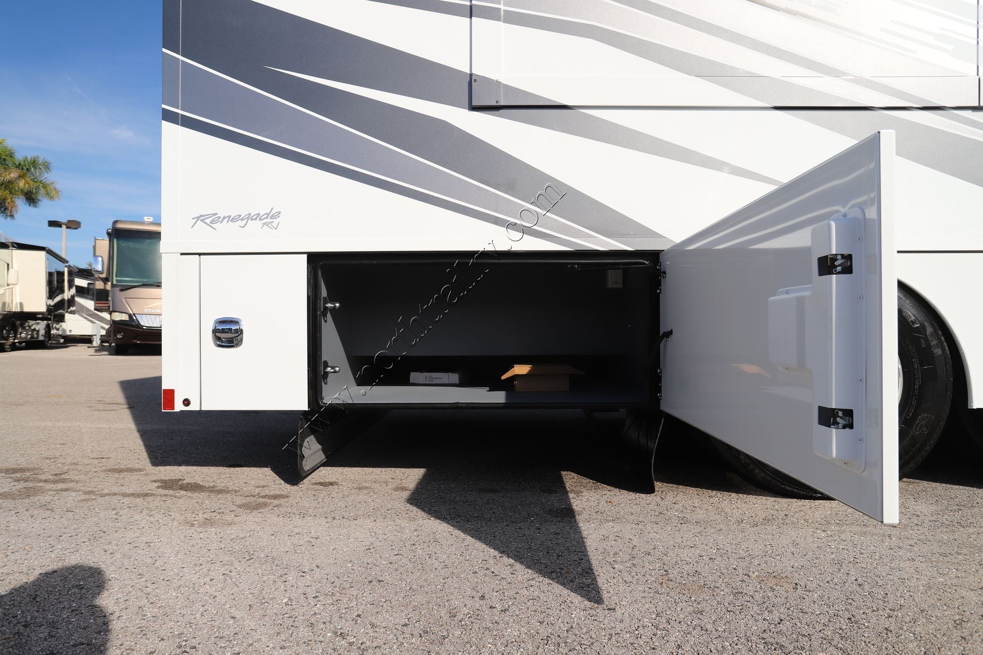 New 2026 Renegade Rv Classic 41CRB Super C  For Sale