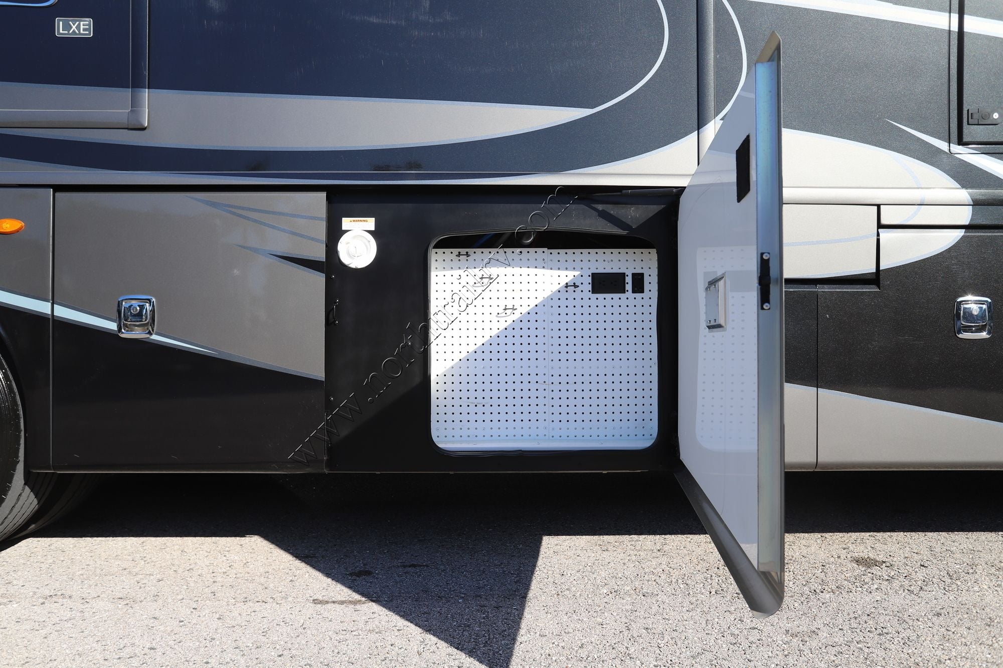 Used 2019 Fleetwood Discovery Lxe 40D Class A  For Sale