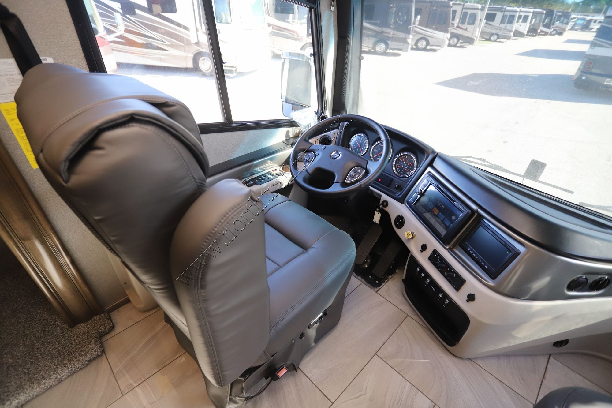Used 2019 Fleetwood Discovery Lxe 40D Class A  For Sale