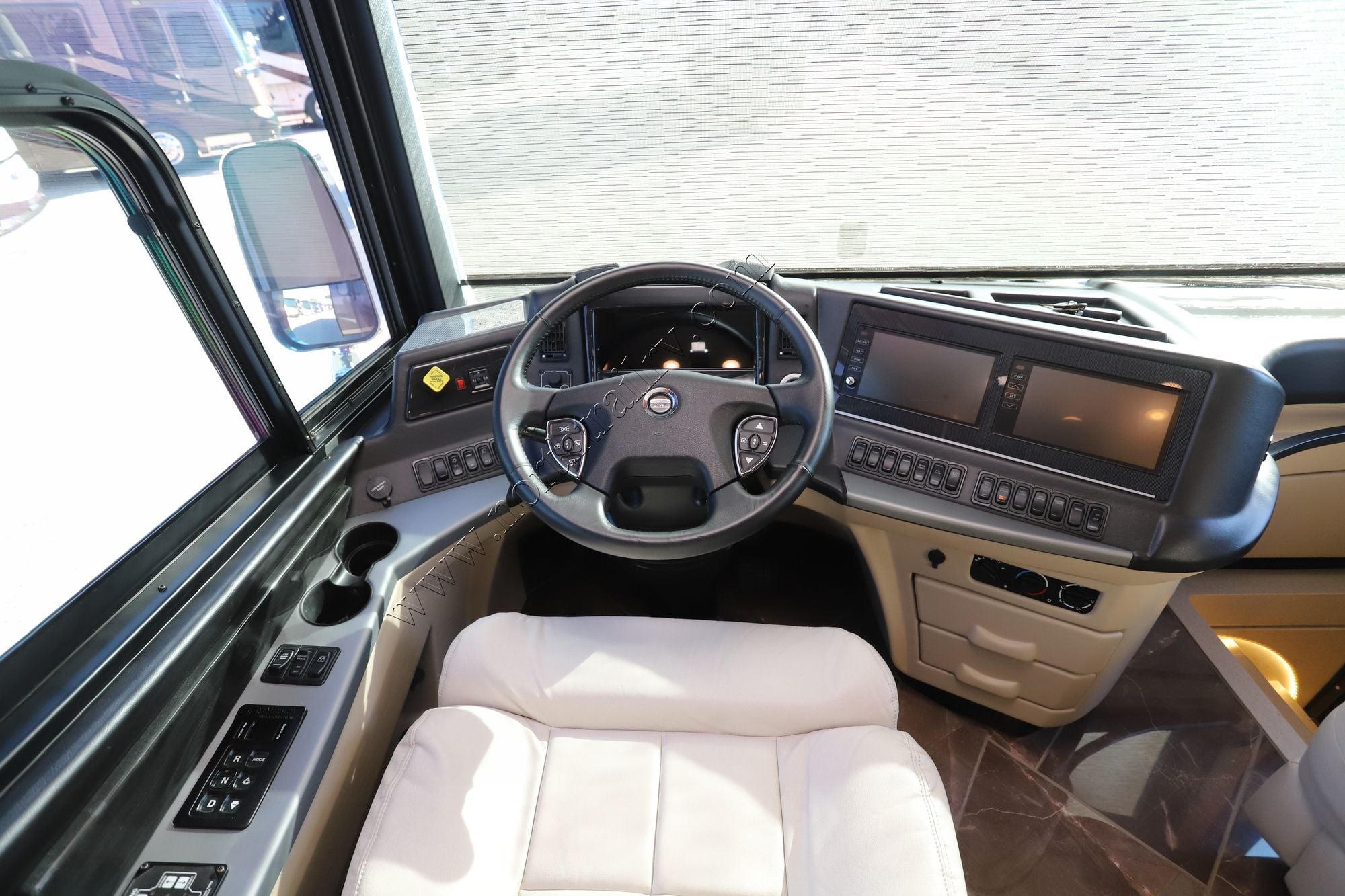 Used 2018 Newmar New Aire 3341 Class A  For Sale