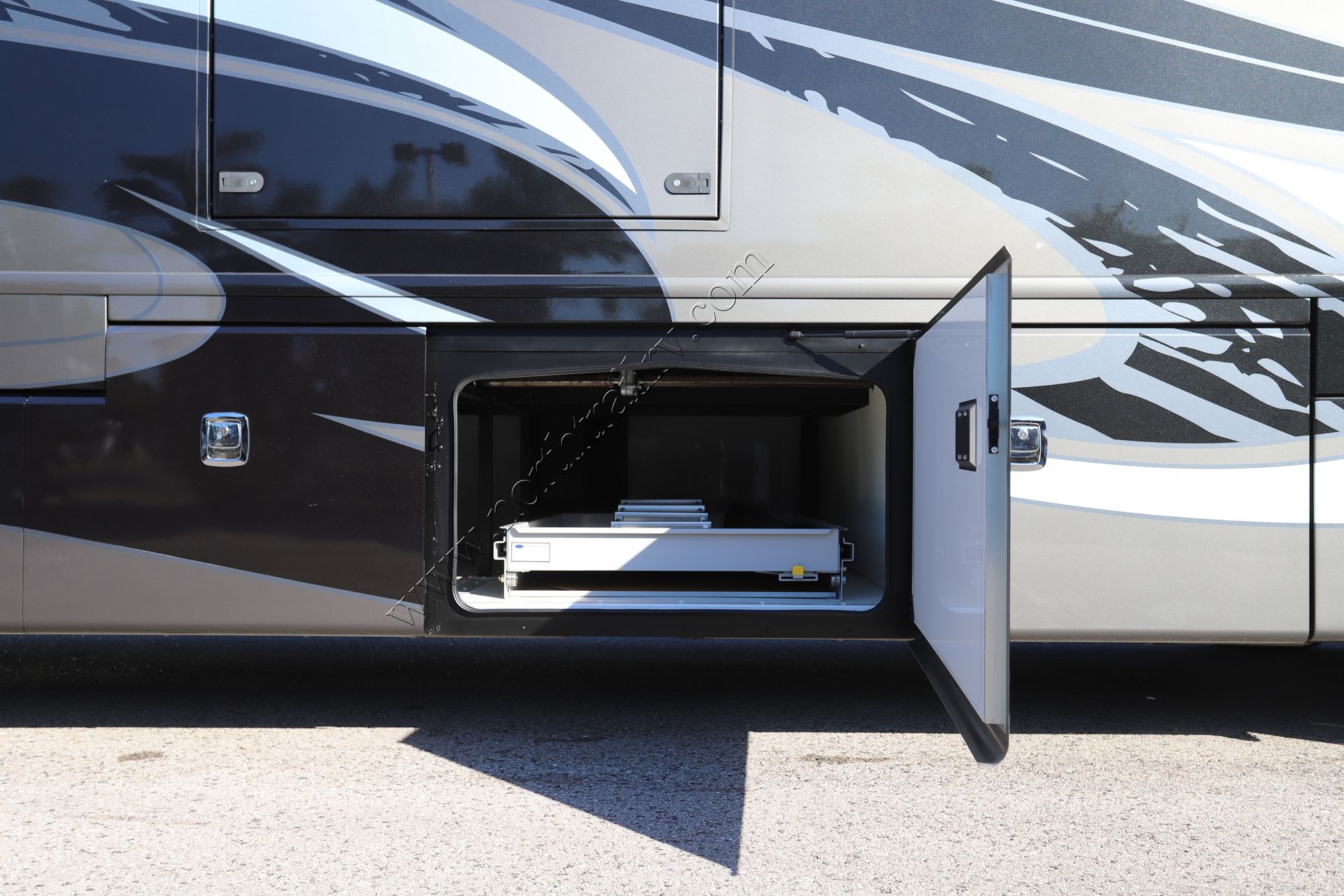 Used 2019 Fleetwood Discovery Lxe 40D Class A  For Sale