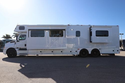 2026 Renegade Rv Classic 45CBF Super C