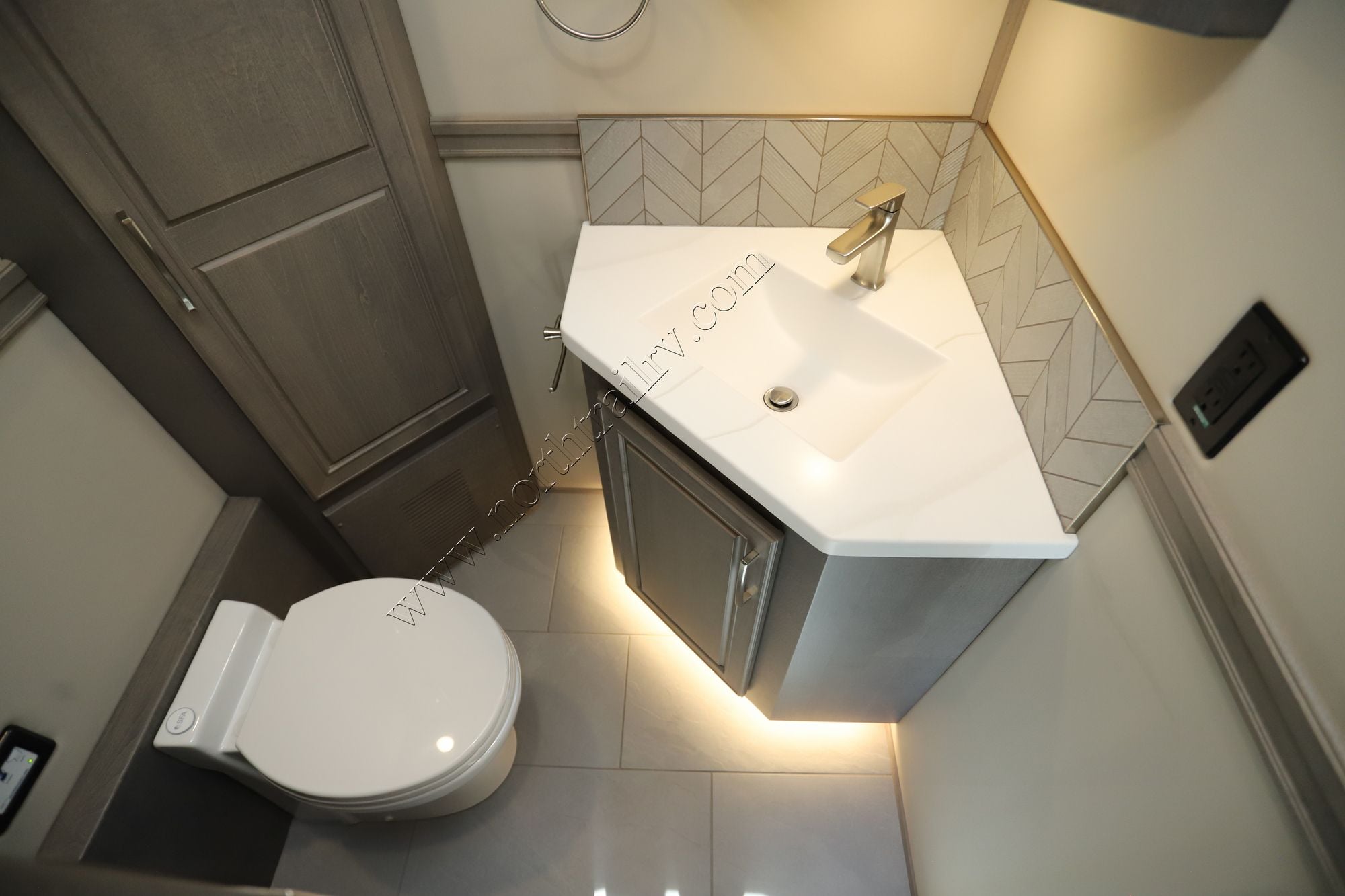 New 2026 Renegade Rv Verona Le 40LRB Super C  For Sale