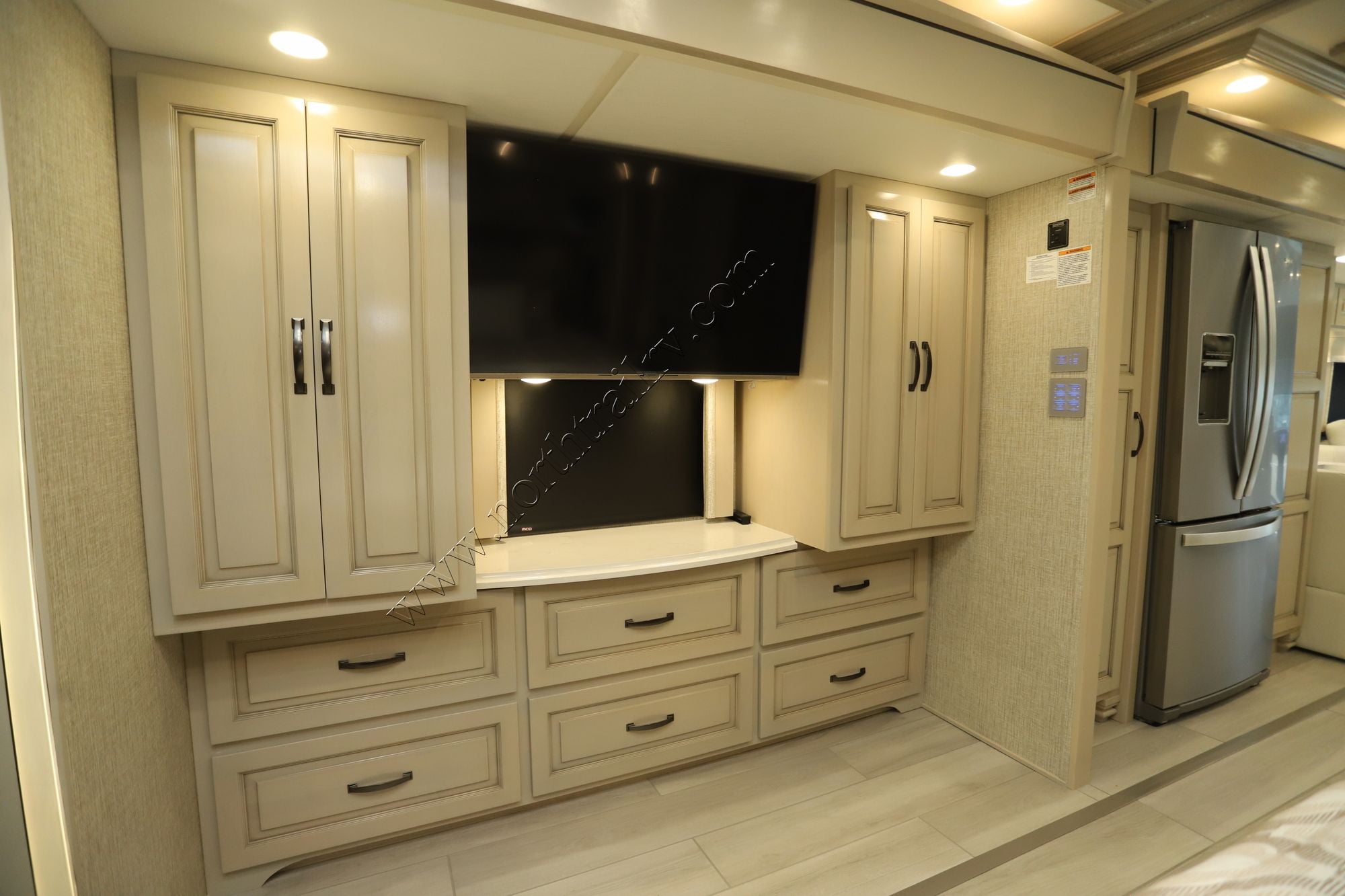 Used 2023 Newmar Dutch Star 4325 Class A  For Sale